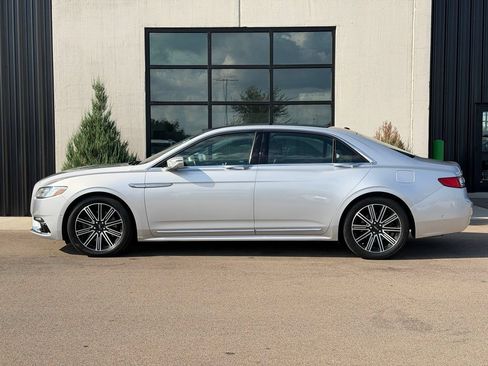 Used 2017 Lincoln Continental Reserve w/ Technology Package AWD/4WD image 2