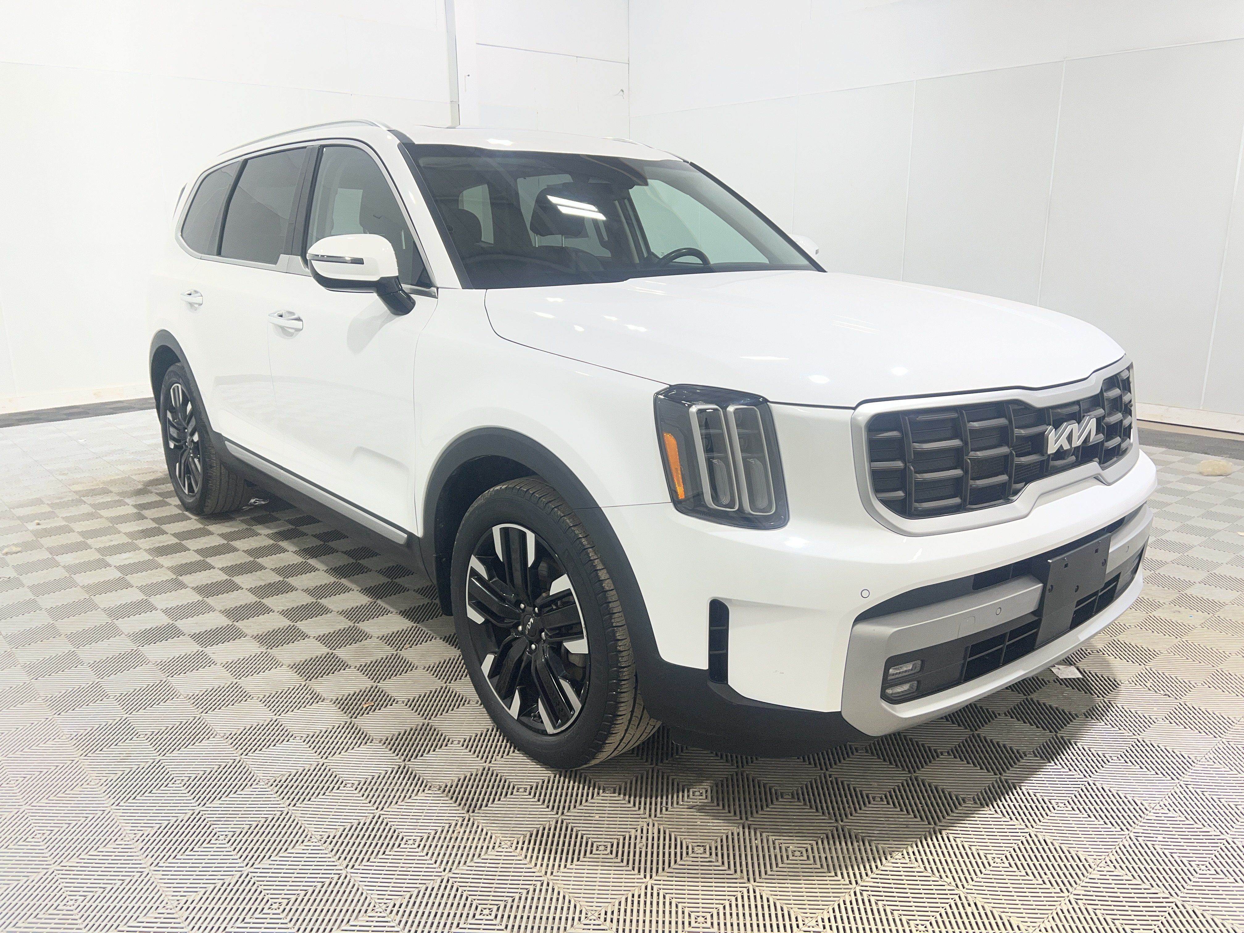 Used 2023 Kia Telluride SX AWD/4WD image 4