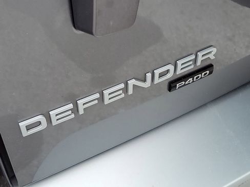 Used 2021 Land Rover Defender 110 SE image 36