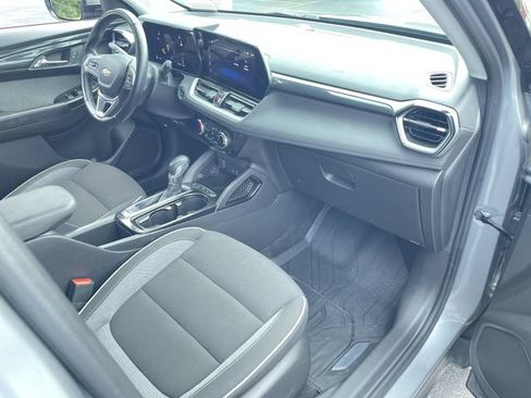 Used 2024 Chevrolet TrailBlazer LT w/ LT Cold Weather Package FWD image 26