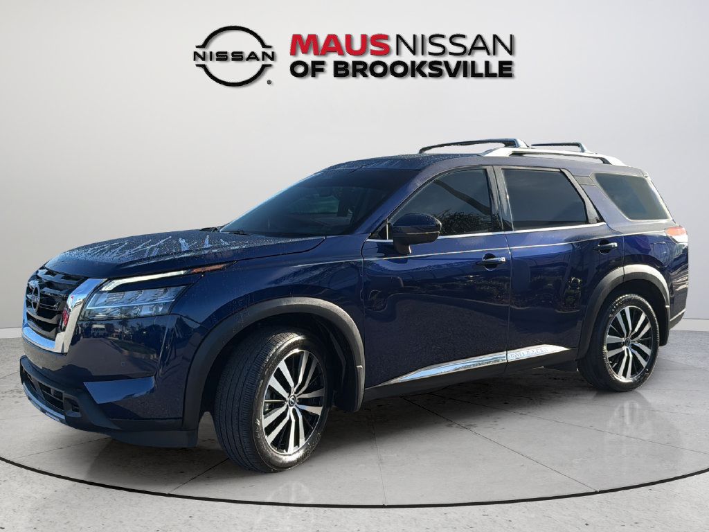 Used 2023 Nissan Pathfinder Platinum w/ Cargo Package AWD/4WD image 5