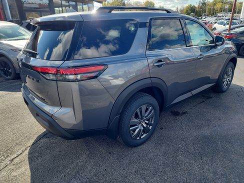 New 2025 Nissan Pathfinder SV w/ Black Appearance Package image 8