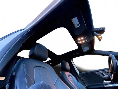 Used 2021 Mercedes-Benz GLA 250 4MATIC image 26