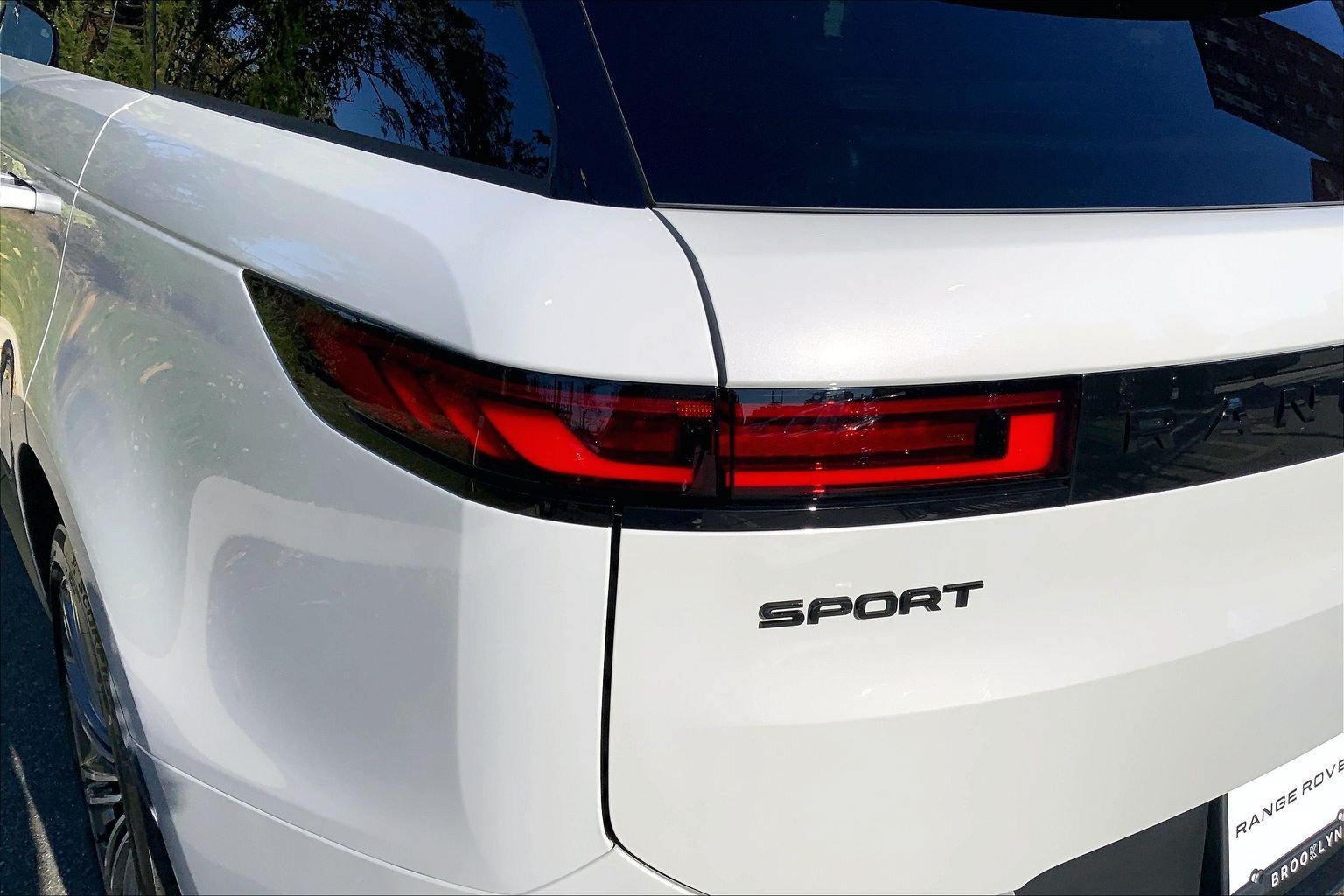 New 2027 Land Rover Range Rover Sport SE AWD/4WD image 14