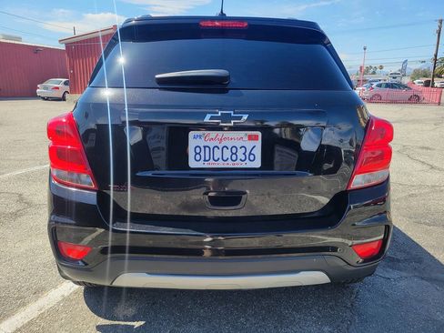 Used 2018 Chevrolet Trax LT w/ Redline Edition FWD image 4
