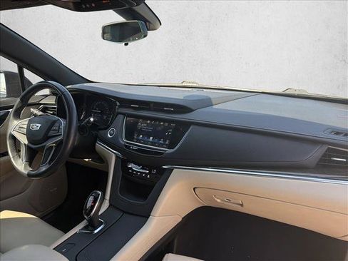 Used 2017 Cadillac XT5 FWD image 23