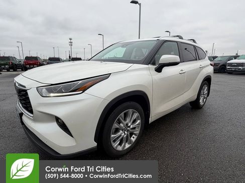 Used 2021 Toyota Highlander Limited image 9