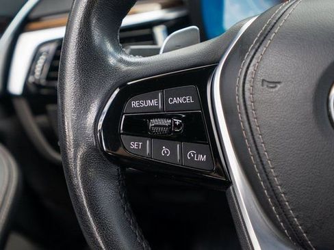 Used 2023 BMW 540i xDrive w/ Premium Package image 27