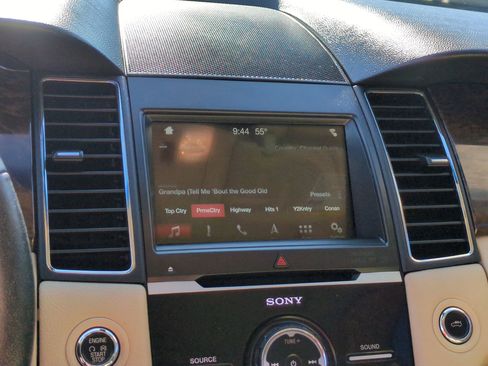 Used 2018 Ford Taurus Limited image 23