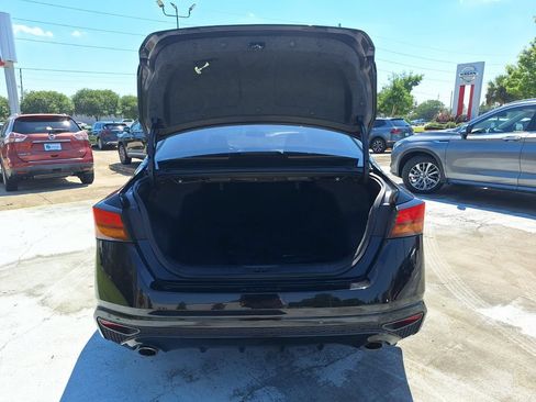 Used 2025 Nissan Altima 2.5 SL FWD image 29
