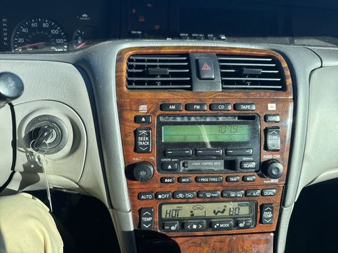 Used 2003 Toyota Avalon XLS image 8