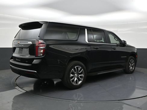 Used 2024 Chevrolet Suburban LT w/ LT Signature Package RWD image 5