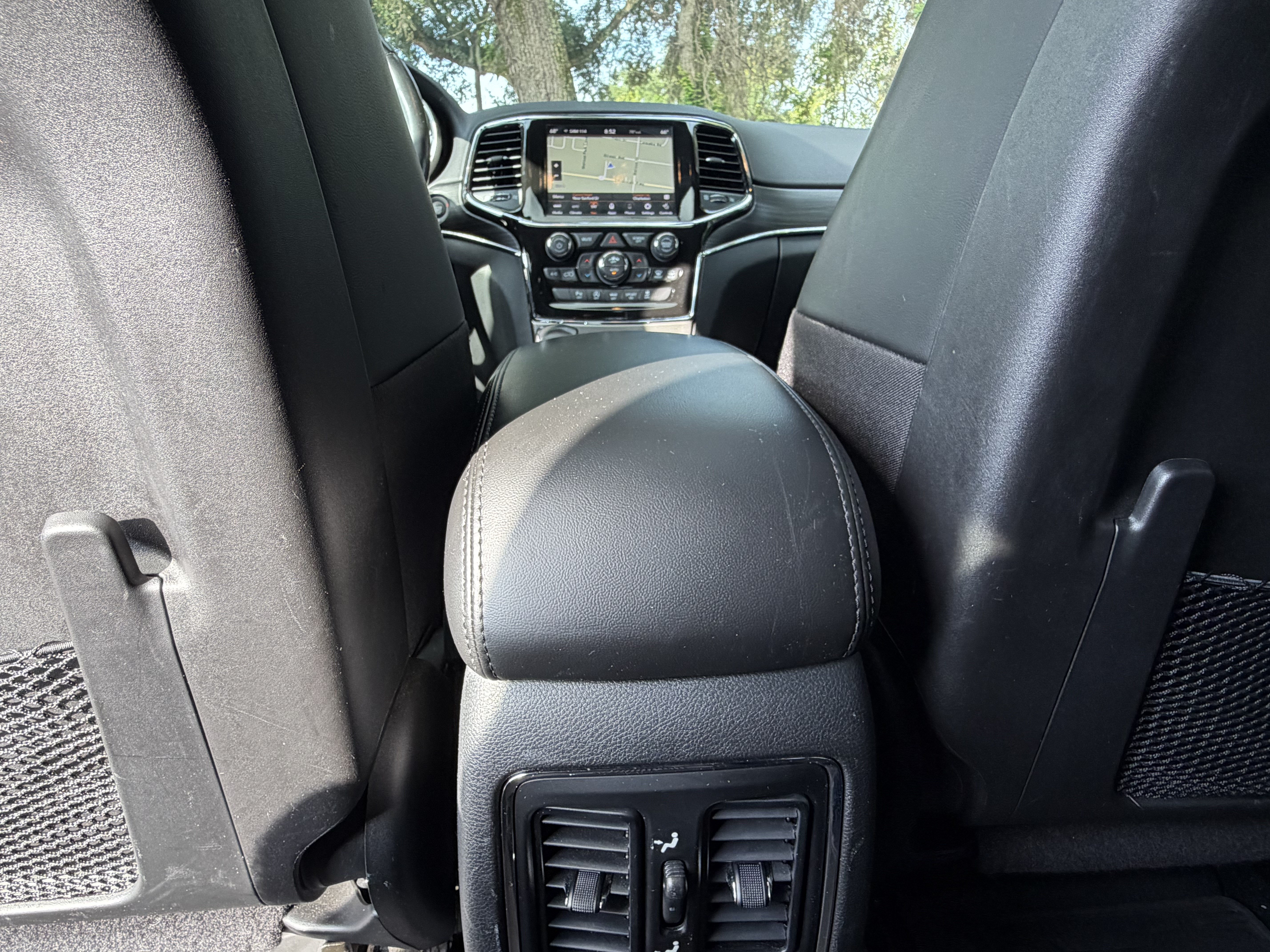 Used 2021 Jeep Grand Cherokee Limited w/ Premium Lighting Group AWD/4WD image 39