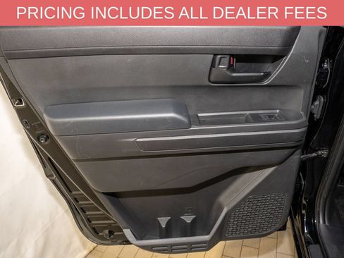 Used 2024 Toyota Tacoma SR5 AWD/4WD image 8