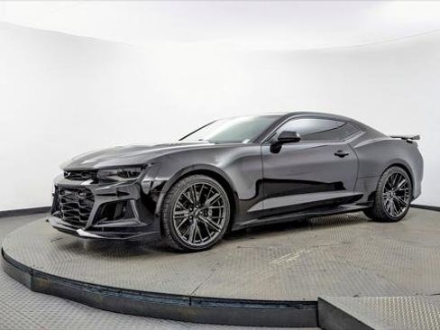 Used 2017 Chevrolet Camaro ZL1 image 2