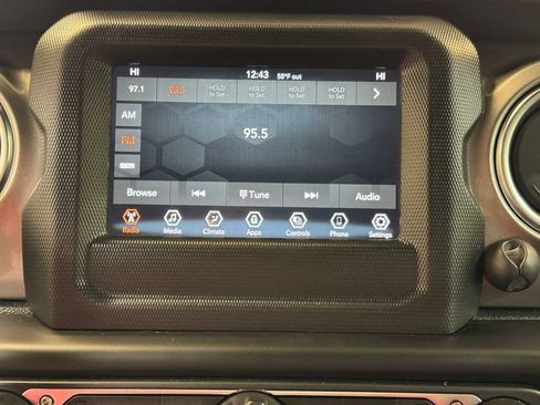 Used 2021 Jeep Wrangler Unlimited Sahara AWD/4WD image 36