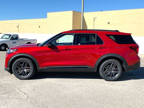 New 2026 Ford Explorer ST w/ Sun And Sound Package image 5