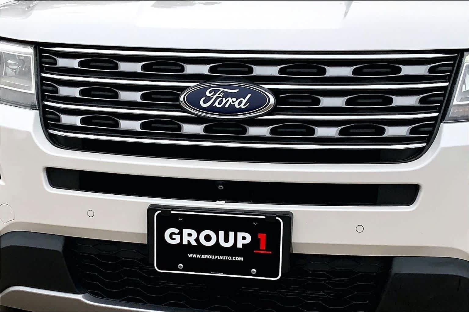 Used 2017 Ford Explorer Limited w/ Equipment Group 303A AWD/4WD image 29