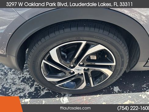 Used 2023 Chevrolet Bolt LT FWD image 15