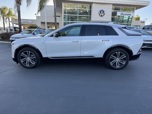 Used 2024 Cadillac Lyriq Luxury image 7