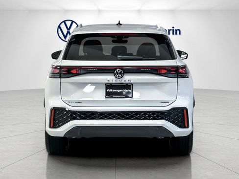 New 2026 Volkswagen Tiguan SEL R-Line image 4