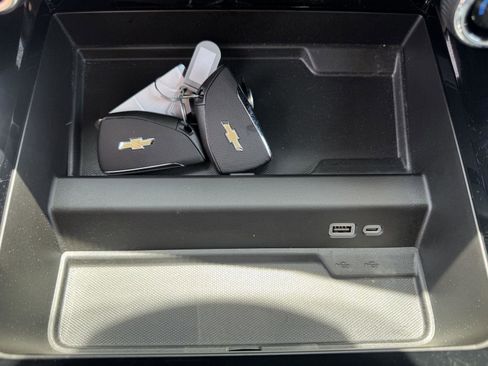 Used 2025 Chevrolet Suburban LS AWD/4WD image 35
