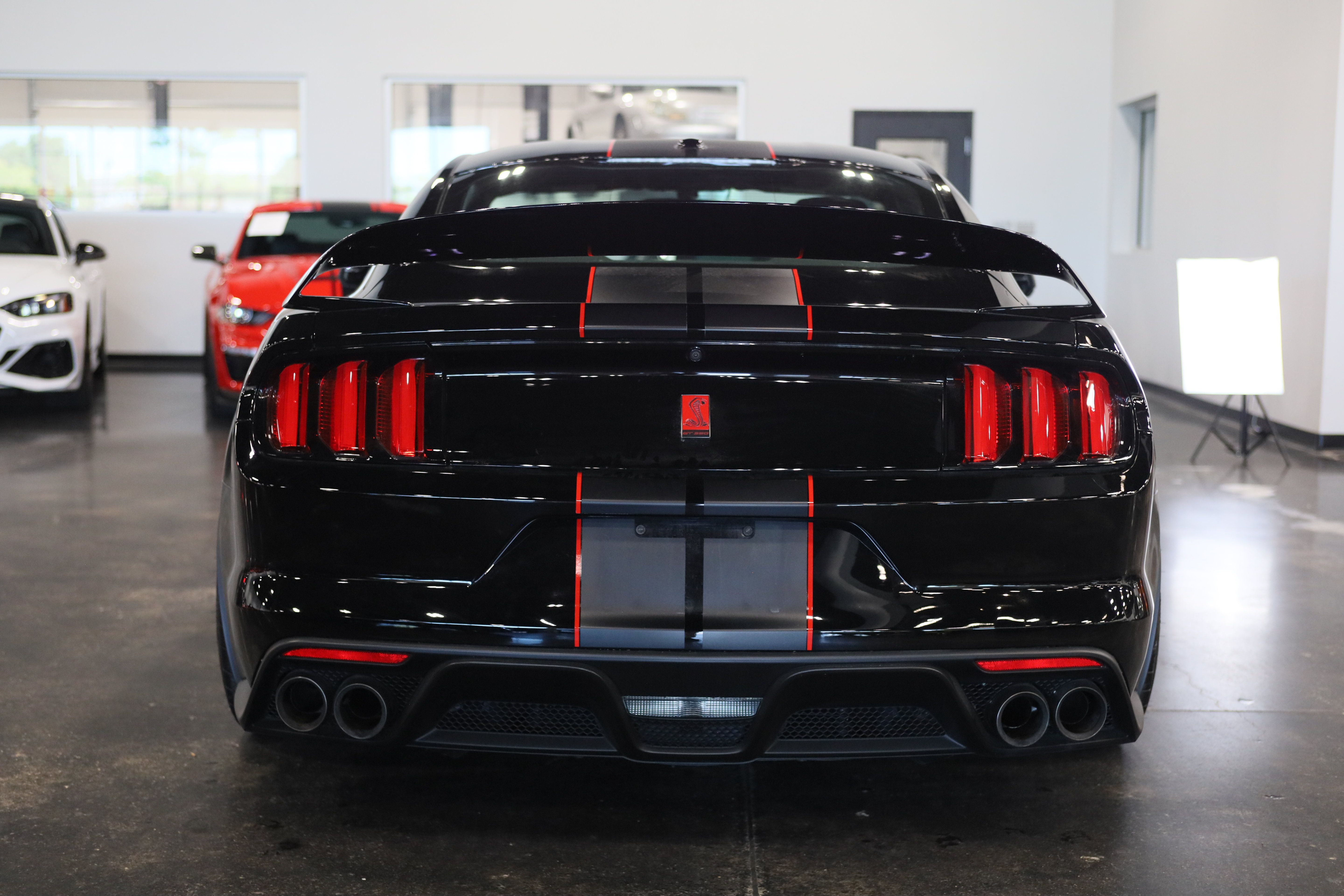 Used 2017 Ford Mustang Shelby GT350R w/ GT350R Equipment Group 920A RWD image 5
