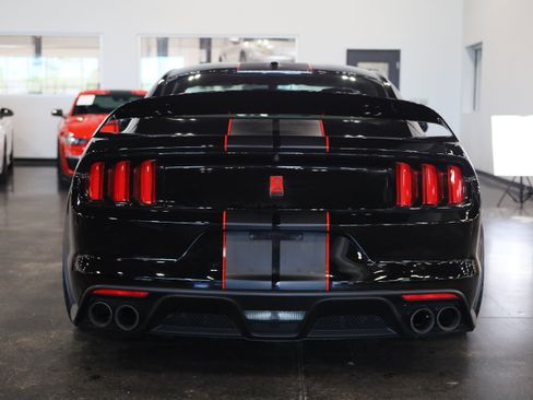 Used 2017 Ford Mustang Shelby GT350R w/ GT350R Equipment Group 920A RWD image 5