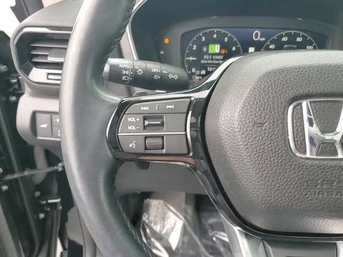 Used 2023 Honda Pilot Elite image 16