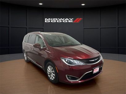 Used 2019 Chrysler Pacifica Touring-L w/ Premium Audio Group