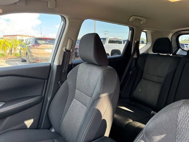 Used 2025 Nissan Rogue SV AWD/4WD image 24