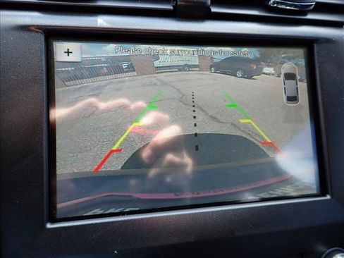 Used 2017 Ford Fusion SE w/ Fusion SE Technology Package FWD image 17