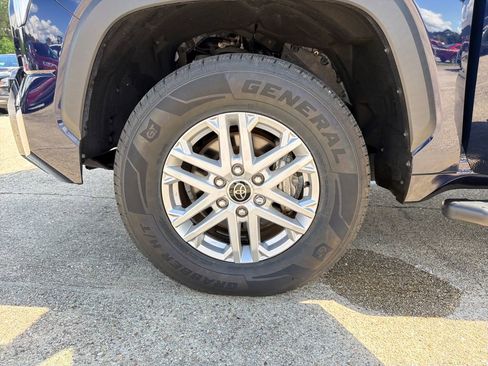 Used 2023 Toyota Tundra SR5 w/ SR5 Convenience Package AWD/4WD image 27