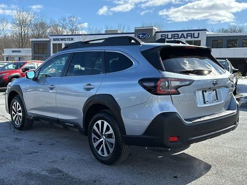 Certified 2025 Subaru Outback Premium image 6