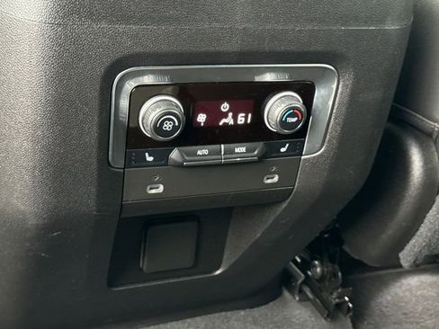 Used 2021 Chevrolet Suburban Z71 w/ Z71 Signature Package image 35