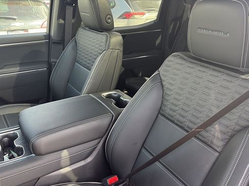 Used 2024 GMC Sierra EV Denali image 19