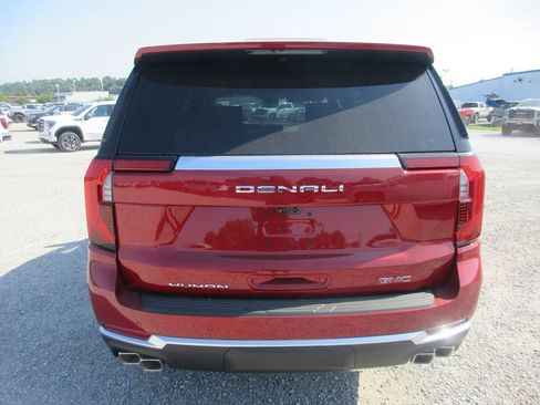 New 2026 GMC Yukon Denali w/ Denali Reserve Package AWD/4WD image 5