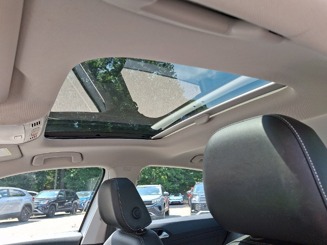Used 2023 Volkswagen Jetta SE w/ Panoramic Sunroof Package FWD image 21