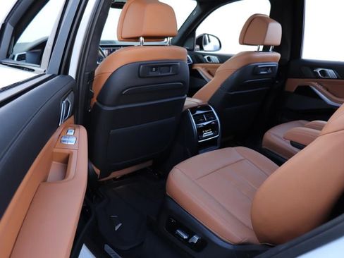 Used 2021 BMW X7 xDrive40i w/ M Sport Package image 20