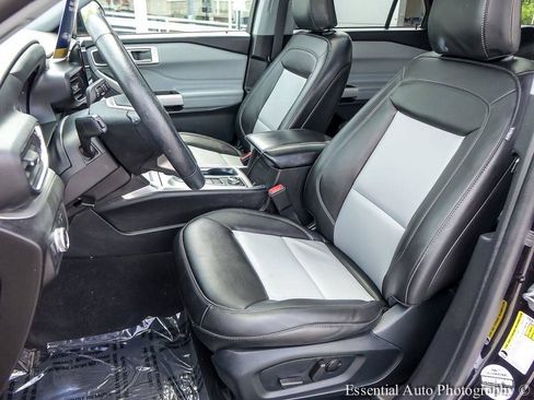 Used 2022 Ford Explorer XLT w/ Equipment Group 202A AWD/4WD image 9