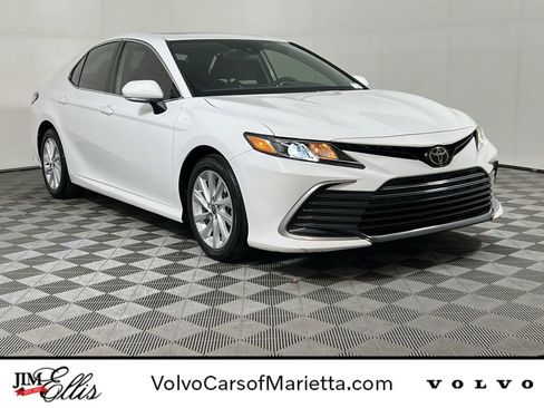 Used 2023 Toyota Camry LE image 1