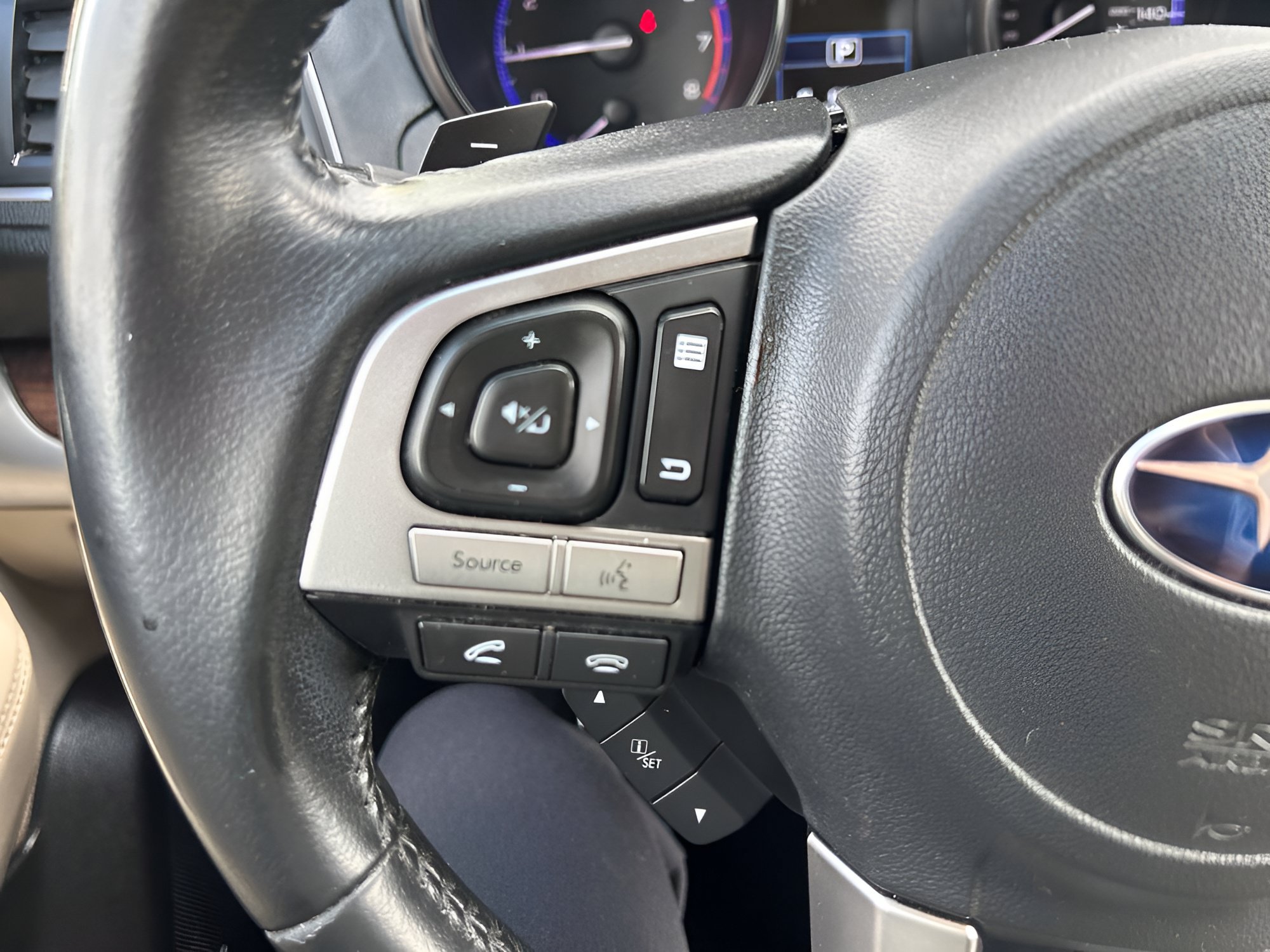 Used 2015 Subaru Outback 3.6R Limited AWD/4WD image 25