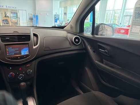 Used 2016 Chevrolet Trax LS FWD image 25
