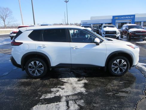 Used 2023 Nissan Rogue SV image 6