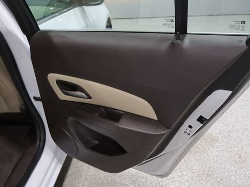 Used 2015 Chevrolet Cruze LT FWD image 21