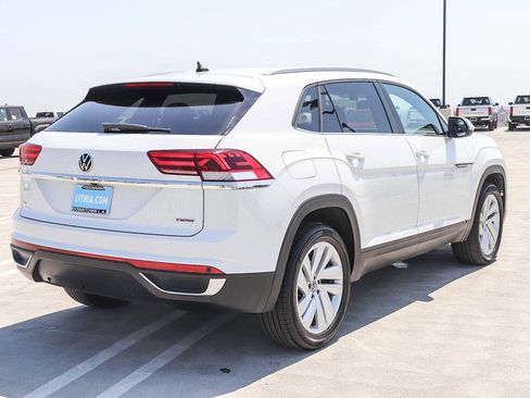 Used 2022 Volkswagen Atlas Cross Sport SE image 3