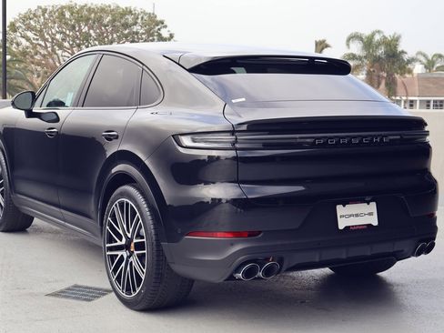 New 2026 Porsche Cayenne image 3