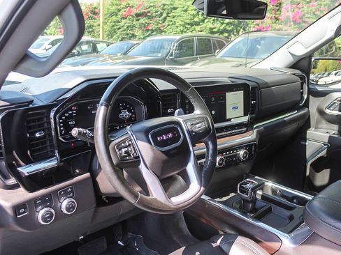 Used 2024 GMC Sierra 1500 SLT w/ SLT Premium Plus Package AWD/4WD image 17