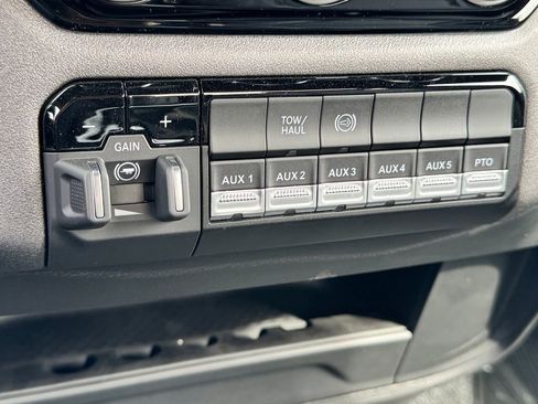 New 2026 RAM 3500 Tradesman w/ Chrome Appearance Group AWD/4WD image 19