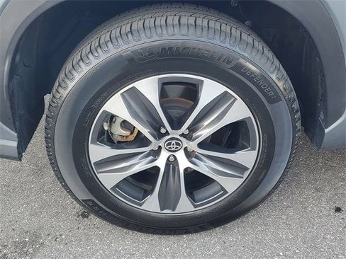 Used 2020 Toyota Highlander XLE image 5